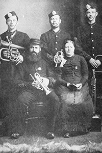 Fry Family Band 200x300