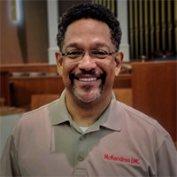 Stephen handy headshot
